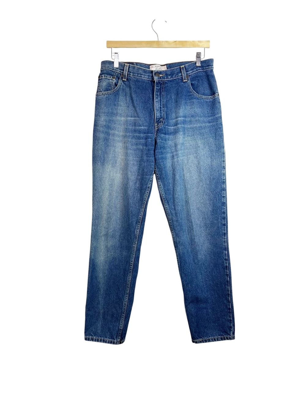 Levi’s Women’s Relaxed Fit Medium Wash Denim Jeans Size 14 Cotton Classic Y2K